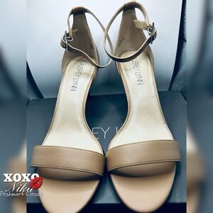 Aubrey Lynn Tan Ankle Strap Heels – Size 9½